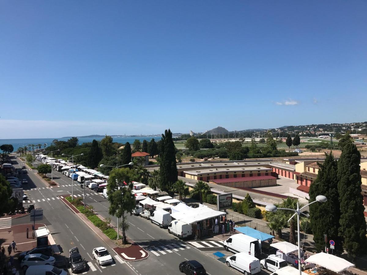 Plage Et Hippodrome Кан сюр Мер Екстериор снимка