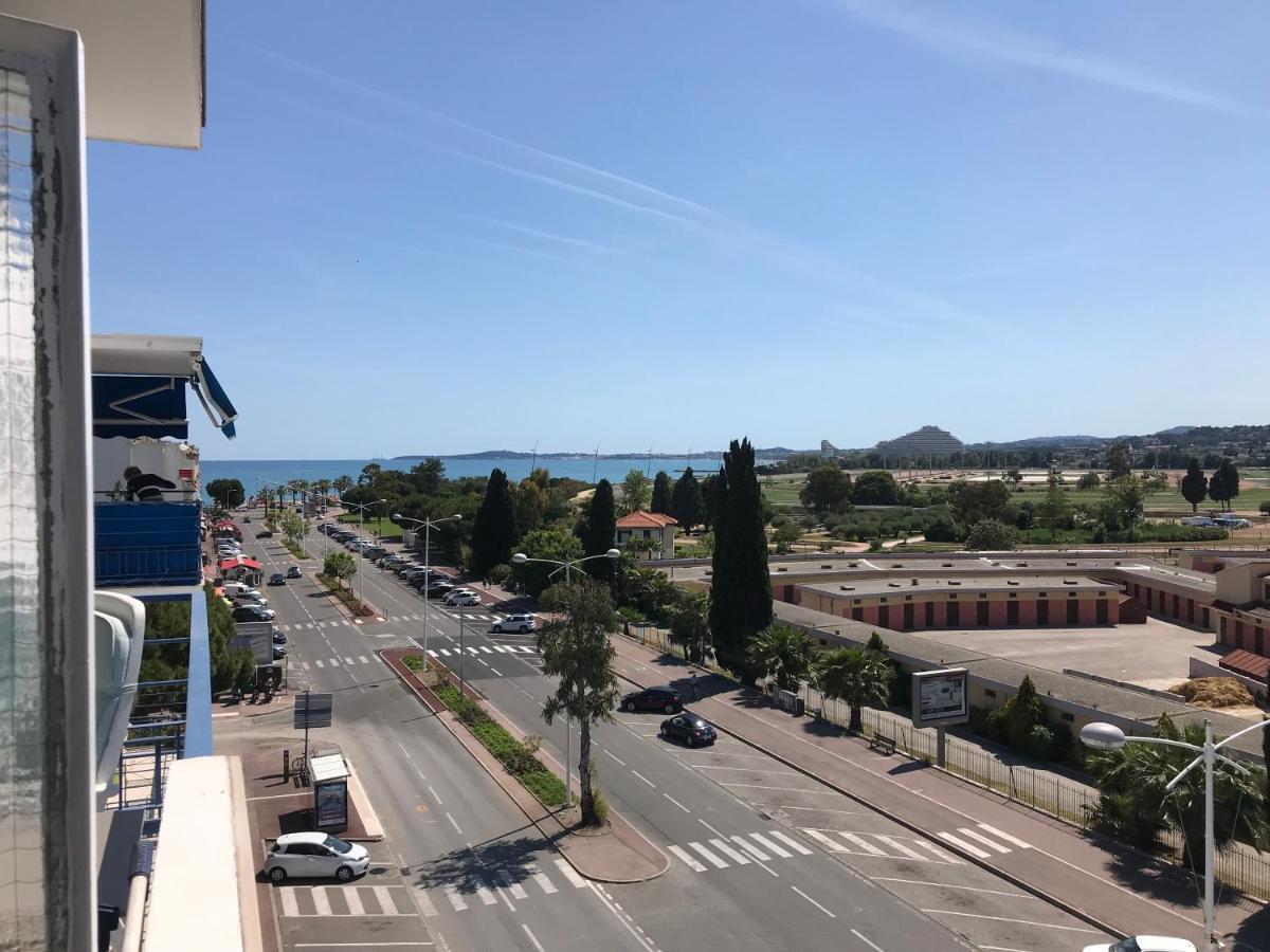 Plage Et Hippodrome Кан сюр Мер Екстериор снимка