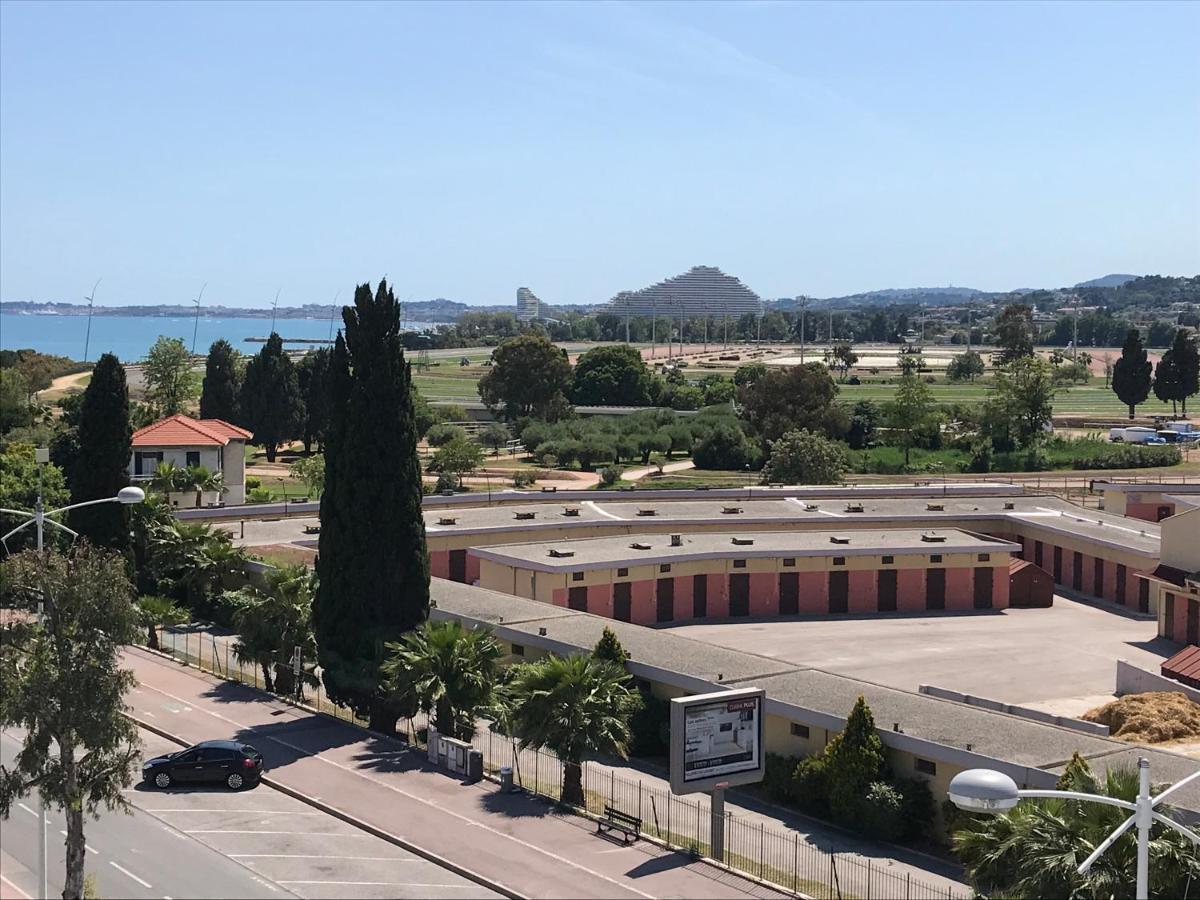 Plage Et Hippodrome Кан сюр Мер Екстериор снимка